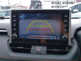 バックガイドモニターで、後方を確認しながら安心して駐車することができます。運転初心者も熟練者も必須の機能ですよ!