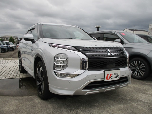 アウトランダー PHEV 2.4 P 4WD
