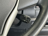 【クルーズコントロール】こちらを操作いただくことで、車は一定速度を維持したまま走行し続けます ブレーキ操作やスイッチを切ることで通常走行に戻ります