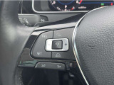 「ACC(アダプティブクルーズコントロール)」による前走車との車間距離を保った自動加減速が働きます。