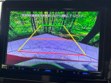 【バックカメラ】駐車時に後方がリアルタイム映像で確認できます。大型商業施設や立体駐車場での駐車時や、夜間のバック時に大活躍!運転スキルに関わらず、今や必須となった装備のひとつです!