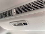 リアシーリングファンも付いておりますので、車内の空気の循環にも役立ちます。