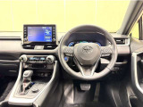 RAV4ならではの見晴らしのよい前方視界で、快適なドライブをお楽しみいただけます。