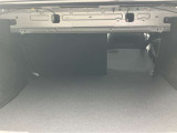 リアシートは6:4分割可倒式です。荷物の大きさに合わせてアレンジ可能です。
