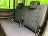ドライバーの視界を確保する、広々とした室内空間。操作しやすい配置で、運転に集中できます。