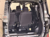 荷室はシートアレンジを行うことで広い荷室にすることが可能です 様々なシーンで活躍できますね