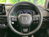インテリアに合わせたデザインのステアリングは、運転される方のことも考え、運転しやすい形状、大きさです。是非一度、実際に触ってお確かめください。