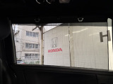 リア席はシェード付きでお子様も安心です!