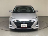 ヘッドランプにはLED4眼プロジェクターを採用し、極限まで薄く・小さく・低くデザインしています。縦に並ぶターンランプとアクセサリーランプは、バンパーサイドの造形を際立てつつ、ワイド&ローの構えを強調!