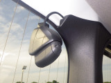 別途SDカードが必要です。