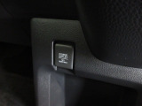 12V電源ソケットを設置しております。周辺機器の充電にご利用頂けます。