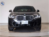 ☆BMWの代名詞とも言える【キドニーグリル】一目見ただけでBMW車であると認識できる確固たるアイコンとして存在感を放ちます☆