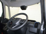 見通しのよいすっきりとした視界で、誰でも運転しやすいです。運転のしやすさは疲れにくさにも繋がりますよ♪