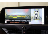 車両を上から見たような映像表示するパノラミックビューモニター付き!