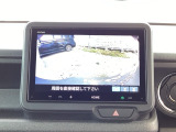 バックモニター付きで、車庫入れやバック時の後方確認をしっかりサポート。モニターに映し出される映像で死角も確認しやすく、狭い場所での駐車や後退時の操作をより安心して行えます。