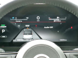 メーター中央に、様々な車両情報を表示してくれる、ディスプレイがついています。