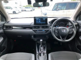 【インパネ全体】手が届きやすく、どなたでも運転しやすいです。シンプルで使いやすい設計になっています!