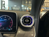 メルセデス・ベンツの定める厳しい基準をクリアしたお車のみをご案内させて頂きます。納車前整備はメーカー規定に基づき100項目以上にも及ぶ点検を熟練のメカニックによって行いご納車させて頂きます