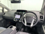 運転席まわりです。 各操作スイッチは使いやすい位置に配置されてます。