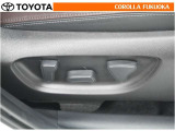 運転席パワーシート。お好みの乗車姿勢を電動で調整できます。