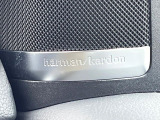 ●harman/kardonサウンドシステム:オーディオ専門メーカーが手掛けるプレミアムスピーカーを装備。多数のスピーカーから、音の粒立ちまで分かる高品質な音楽をお楽しみいただけます。