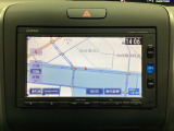 ナビゲーションはフルセグTV対応のGathers純正メモリーナビを搭載しています。Bluetoothオーディオ機能がありますので、スマートフォンなどの音楽も再生できます。