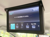 【フリップダウンモニター】大画面モニターで後席でもエンタメをお楽しみいただけます。小さなお子様にも大人気の装備です♪