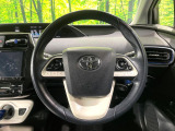 【純正革巻きステアリング】上質な革を使用することで、手にしっかり馴染みとても運転しやすいハンドルです♪