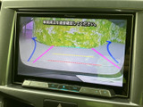後方確認をサポートするモニター。狭い道や駐車時にも安心です。安全な運転をサポートする頼もしい機能です。