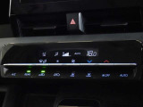 車内を快適に、オートエアコンを装備しています。