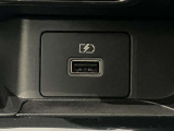 USB電源を装備してます。スマホやタブレットの充電に便利です♪