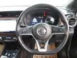 運転が楽しくなる明るく開放的な運転席まわりです。