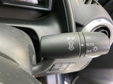 操作しやすいウインカーレバーは、スムーズな車線変更をサポート。安全運転に貢献する重要な機能です。