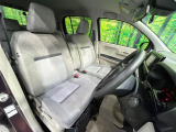 運転席シート廻りは使用感も少なく、良好な状態となっています。前オーナー様が丁寧に使っていたことがよくわかりますね。