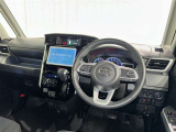 運転席まわりです。 各操作スイッチは使いやすい位置に配置されてます。