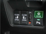 ◆両側電動スライドドア◆狭い駐車場でも乗り降りが楽々♪お子様が隣の車にドアを当ててしまう心配もございません!小さなお子様連れの方もこれで安心。