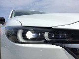 LEDヘッドランプ装備・消費電力が少なく明るいので夜間走行も安心して運転出来ます。