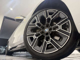 サービスにはドイツ本国と同様に教育と訓練を受け、BMWを知り尽くした「マイスター」が数多く在籍しております。360度による納車前点検整備で、お客様に安心と安全をお届けいたします。