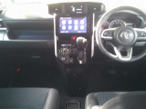 しっかりまとまった感のインパネ。各操作スイッチなども使いやすい位置に配置されていますよ!