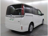 リヤ5面はプライバシーガラス☆強い日差しや車外の視線から室内を守ってくれます。
