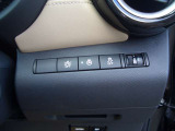 運転席の右側に各種スイッチがまとめられています。