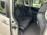 運転しやすいシンプルなデザイン。視認性の高いメーター類は、運転操作をサポートします。快適なドライブを追求した空間です。