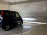 LEDヘッドランプです。十分な明るさを保ちつつも消費電力が少なく、バルブ寿命も長いのが特徴です。瞬時にMAXの光量を発揮するのもLEDならではです。