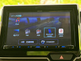 お気に入りの音楽を最高の音質で。CDやUSB、Bluetoothなど、様々なメディアに対応し、快適なドライブを演出します。