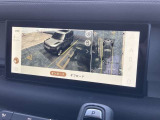 【3Dサラウンドカメラ】車両周辺360度の状況を立体的に表示するシステムで、駐車や狭い場所での運転、オフロード走行時に非常に役立ちます。