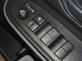 電動格納式ドアミラー・パワーウインドウを装備しています。