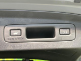 【パワーバックドア】スマートキーや運転席のボタンを押すだけでリアゲートが自動で開閉します!荷物を持っている時や、高い位置にあるバックドアを閉める際に便利な機能です♪