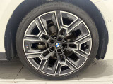 サービスにはドイツ本国と同様に教育と訓練を受け、BMWを知り尽くした「マイスター」が数多く在籍しております。360度による納車前点検整備で、お客様に安心と安全をお届けいたします。