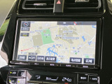 目的地までスムーズに導いてくれるナビゲーションシステム。高精細な地図表示で、運転中の情報収集をサポートします。運転がより快適になりそうですね。