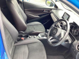 運転席は、使用感が有りますが、綺麗な状態です。